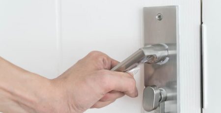 Reglajul usilor de intrare in locuinta